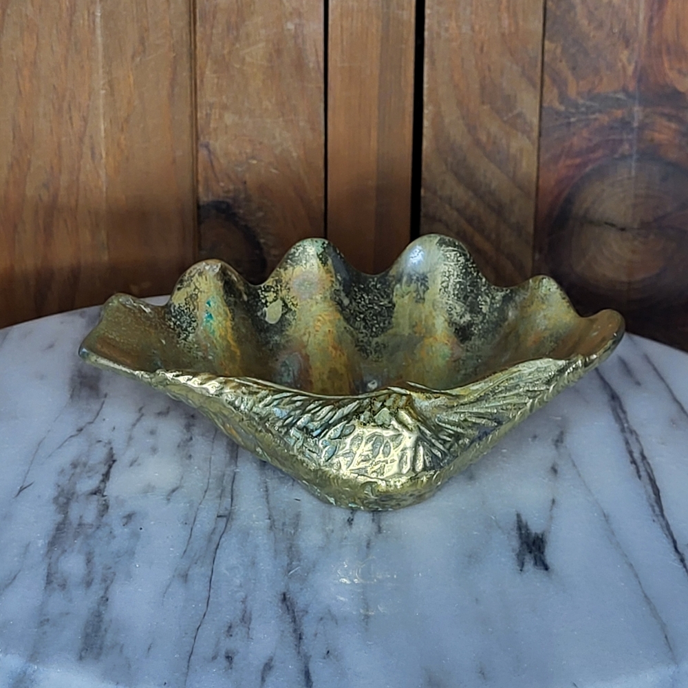 Vintage Brass Shell - Picture 9 of 15